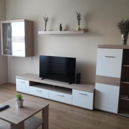 Stúdió+19 Apartman Kazincbarcika Exterior foto
