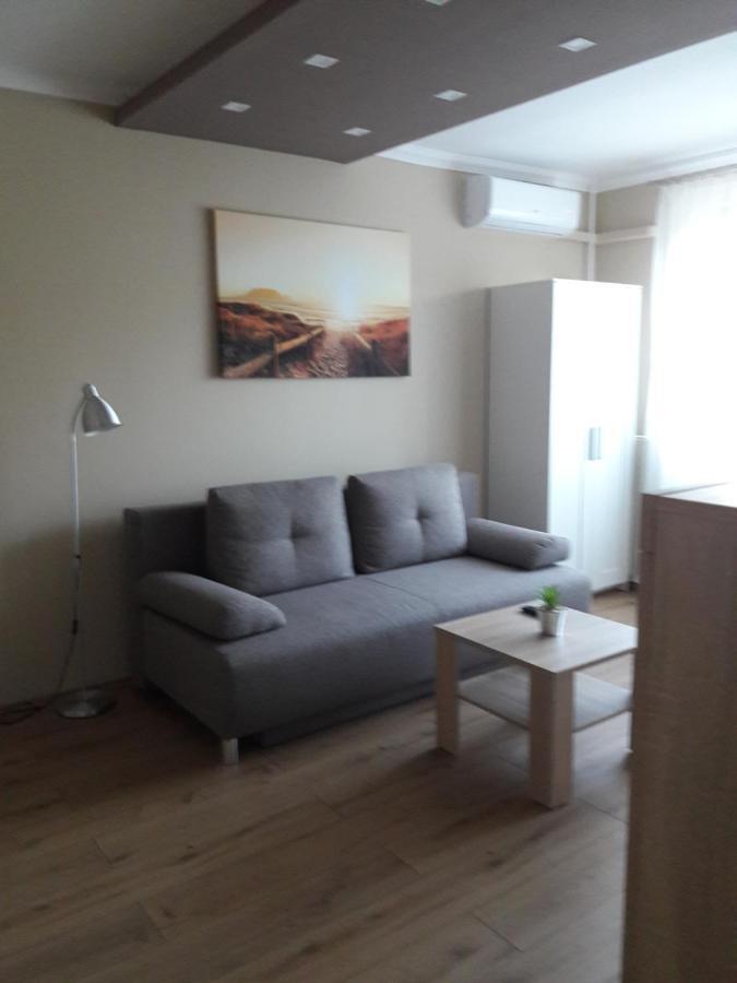 Stúdió+19 Apartman Kazincbarcika Exterior foto