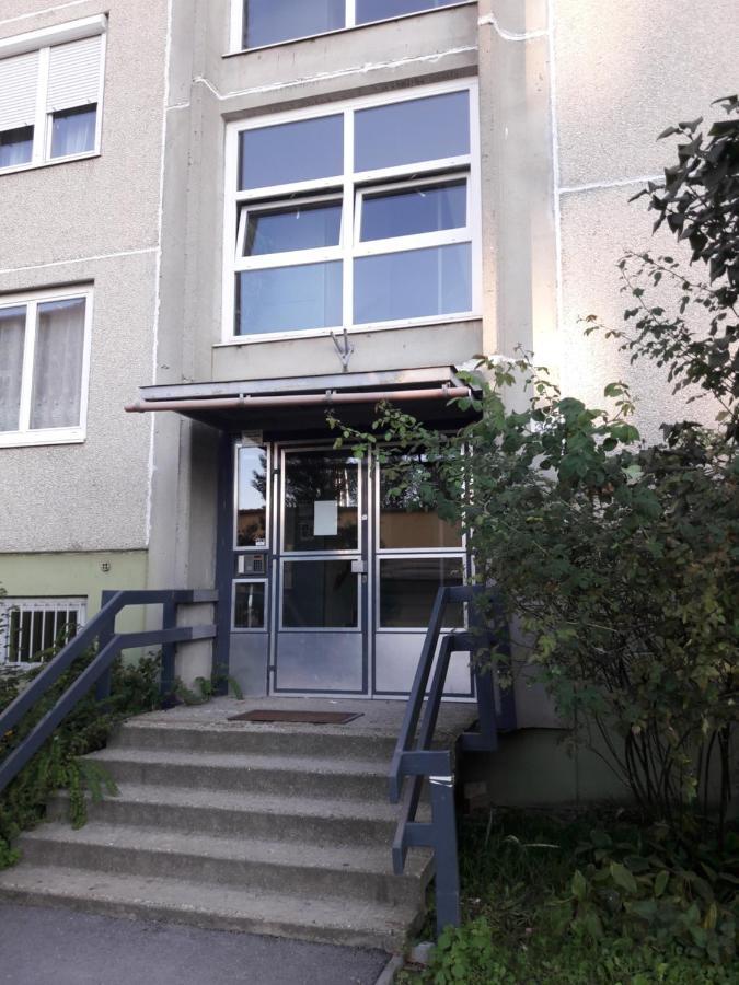 Stúdió+19 Apartman Kazincbarcika Exterior foto