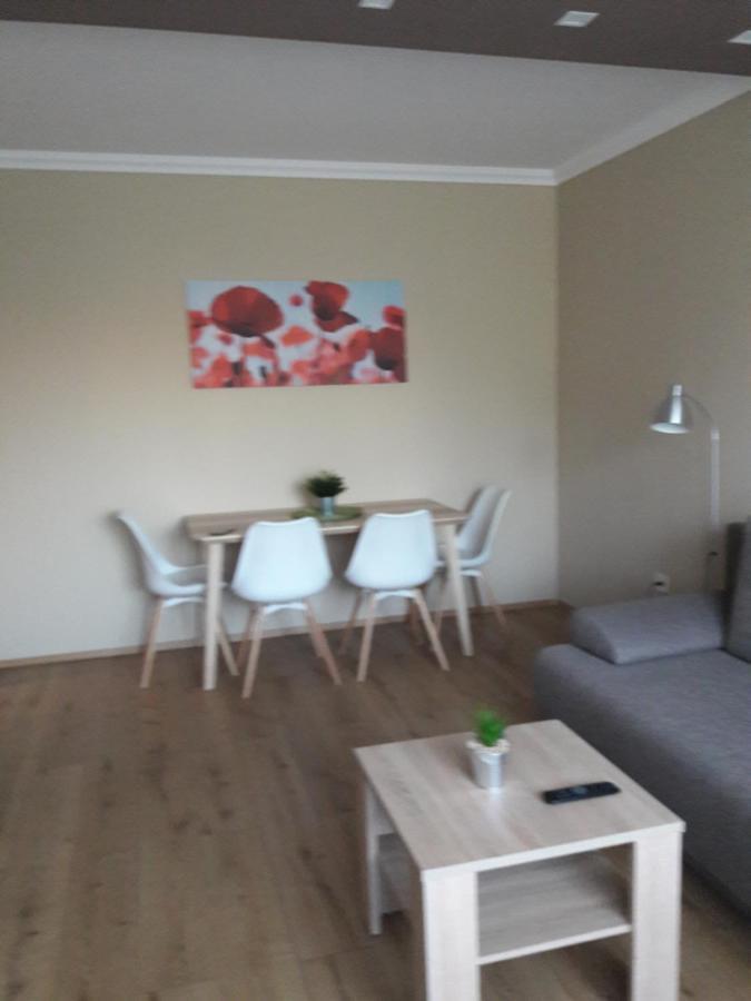 Stúdió+19 Apartman Kazincbarcika Exterior foto